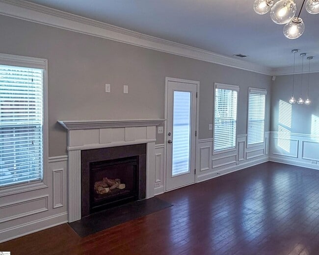 Photo - 428 Woodbark Ct