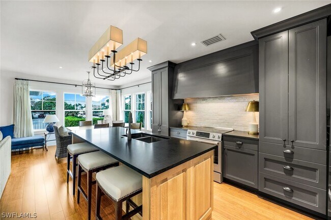 Photo - 1437 Sandpiper St