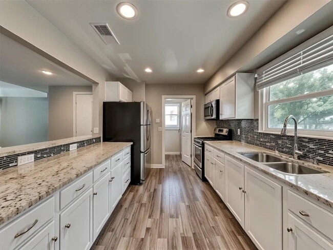 14036 Stardust Ln