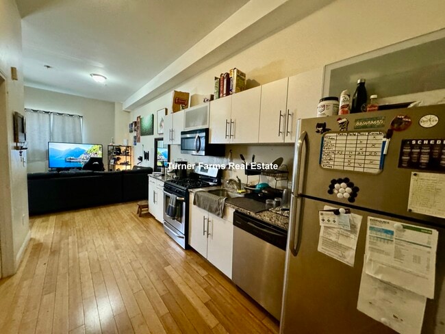 Building Photo - 47 Orleans St Unit 1