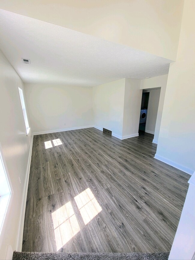 Photo - 1300 Cortina Ln Unit 1300