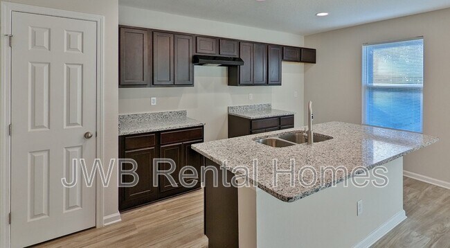 Photo - 8536 Maple St