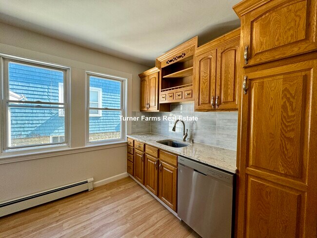 Building Photo - 77 Fairfax St Unit #1 Rental