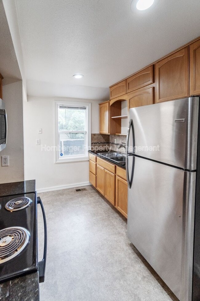 Photo - 908 E Longfellow Ave
