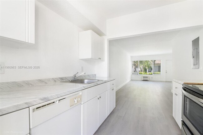 Photo - 1050 98th St Unidad 4W