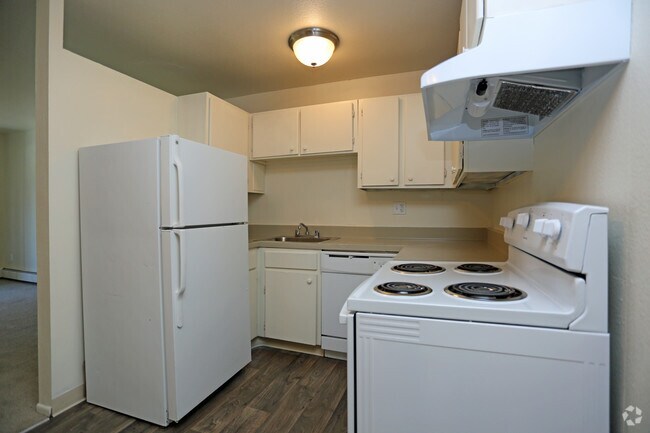 1BR, 1BA - 600 SF