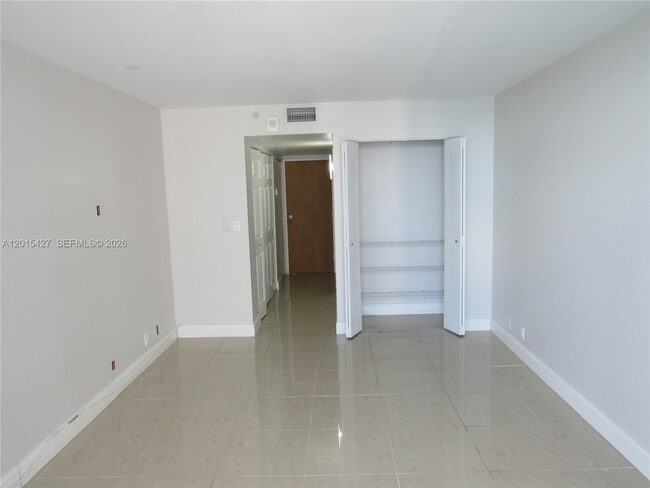 Photo - 7601 E Treasure Dr Unidad 2210