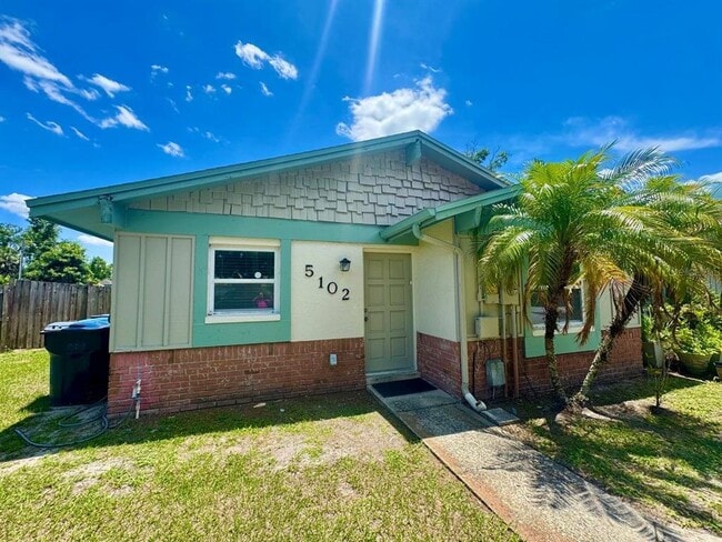 5102 Lawnton Ct