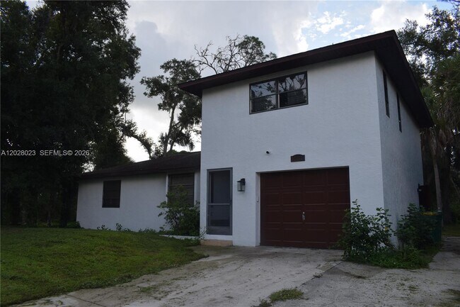 Photo - 17113 Russell Ave