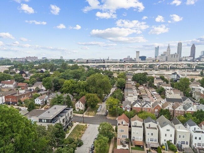 Photo - 2200 W 7th St
