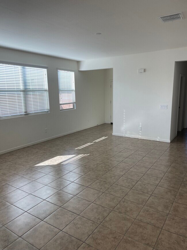 Open concept living room. - 2185 S 237th Dr