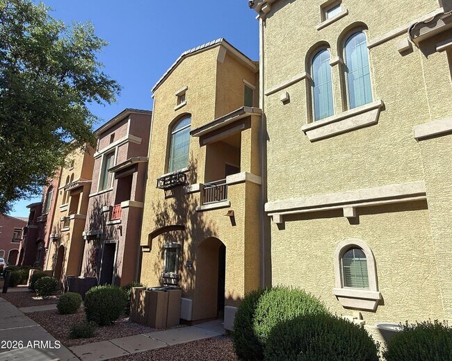 Photo - 240 W Juniper Ave