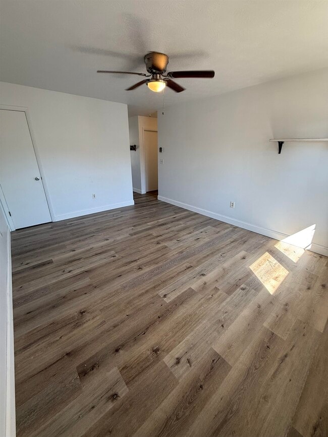 Photo - 1045 Moore St Unit B