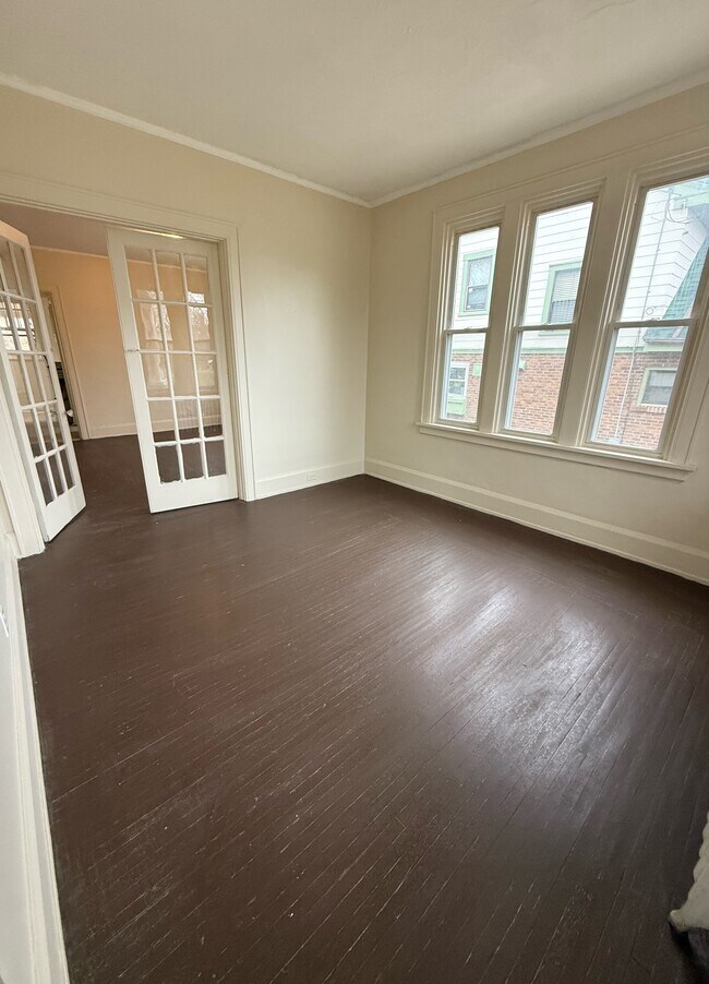 Building Photo - 4216 W 8th St Unit 3