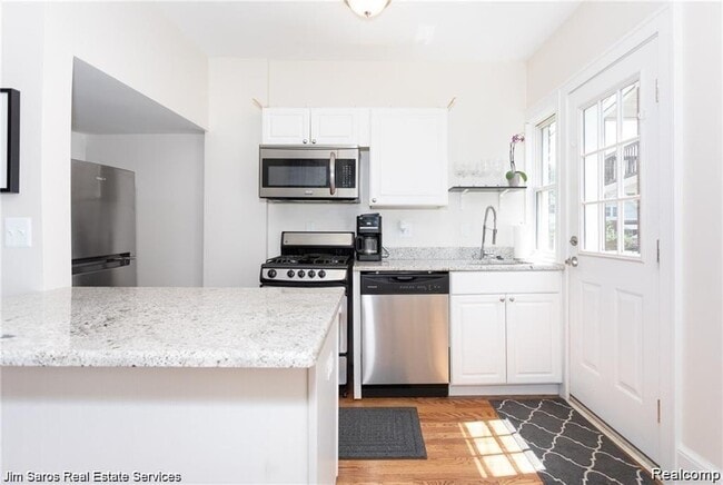 Photo - 1080 Wayburn St