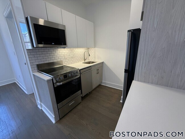 Photo - 11 Queensberry St Unit 32