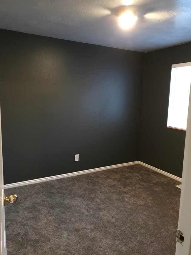 Bedroom 2 - 434 W 7th Street