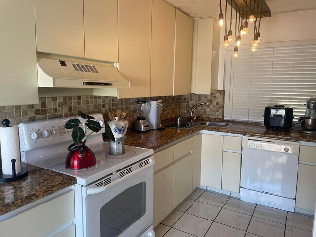 Photo - 1592 Springside Dr