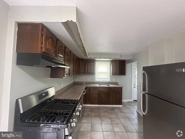 Building Photo - 1625-1627 Rhawn St Rental