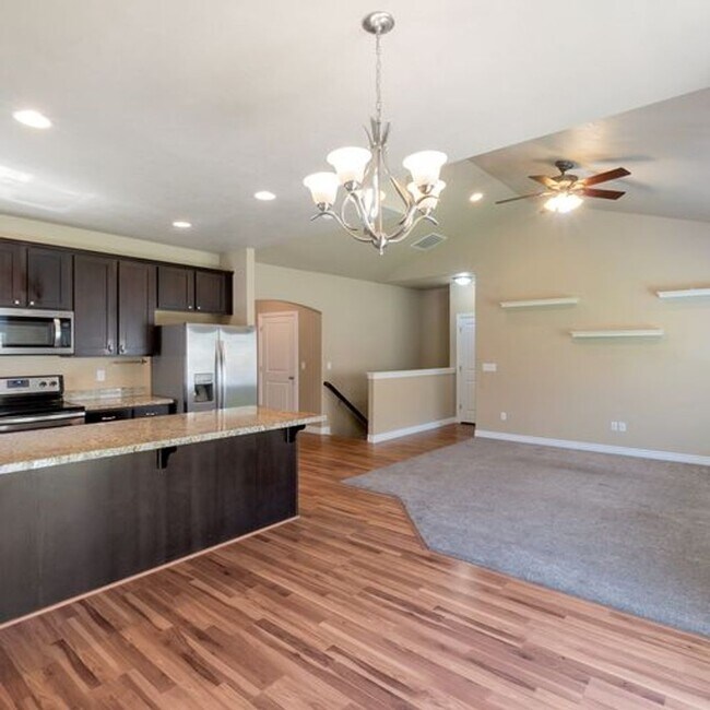 Photo - Lehi Rambler with charming cottage design