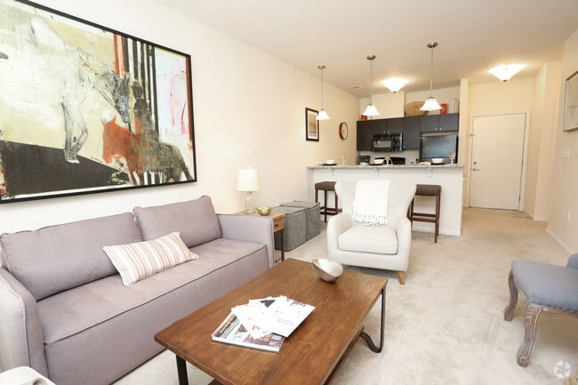1BR, 1BA - 660 SF - Living Room