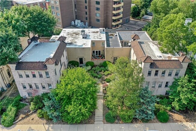 Building Photo - 6027 Walnut St Rental