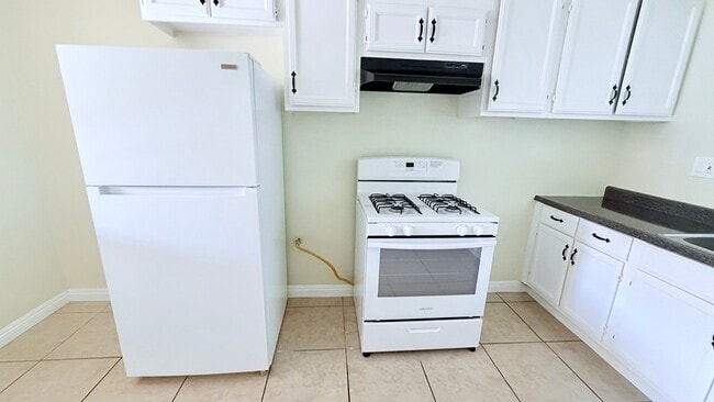 Photo - 810 W Duarte Rd