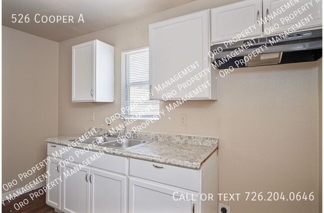 Photo - 526 Cooper St