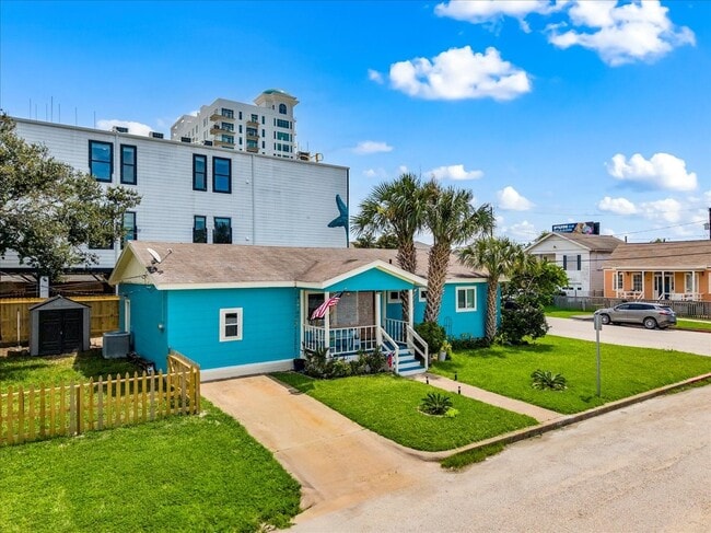 Photo - 728 7th St Casa