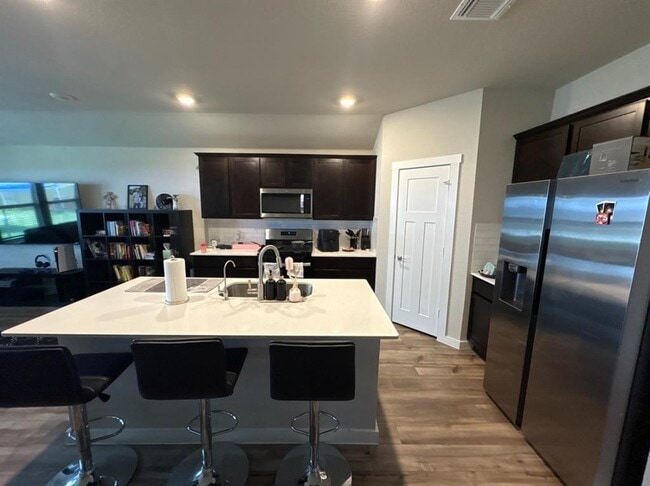 Photo - 500 Veneta Ln