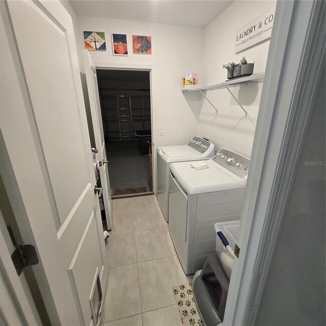 Photo - 200 Citrine Lp