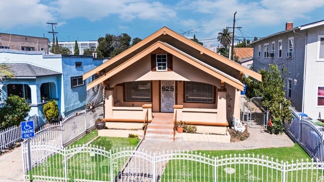 Photo - 625 W 41st Dr