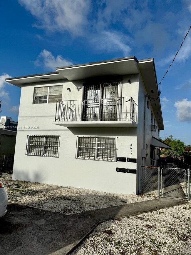 Building Photo - 2617 NW 23rd Ave Unit 2