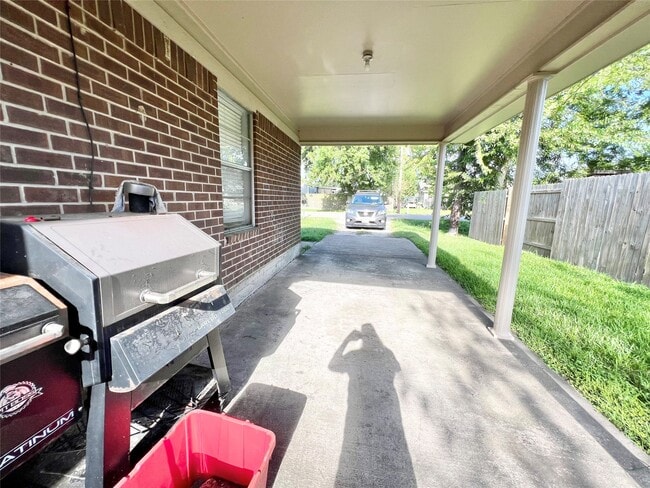 Photo - 4021 Avenue Q 1/2