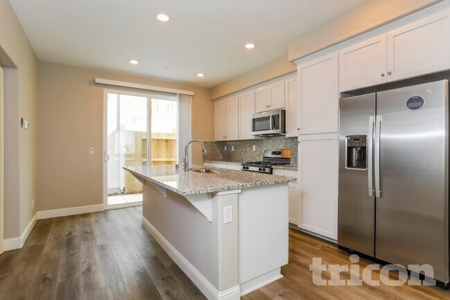 Photo - 2567 Gold Brk St