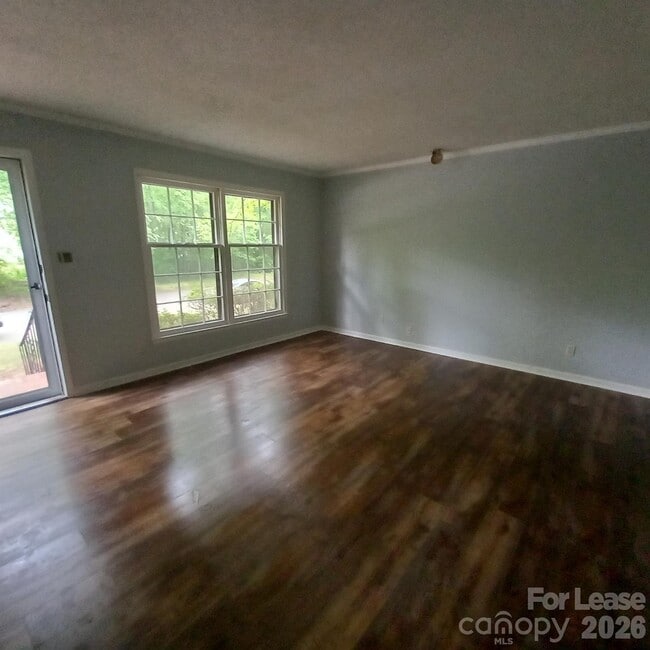 Photo - 10417 White Pine Rd