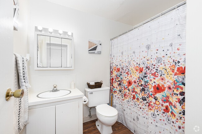 2BR, 1BA - 986SF