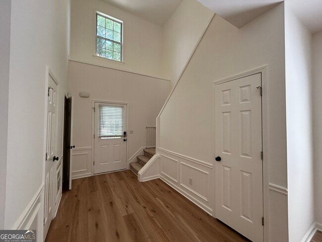 Photo - 665 Arncliffe Ct
