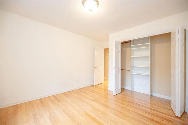 Photo - Room in Townhome on Cooper Lake Dr SE