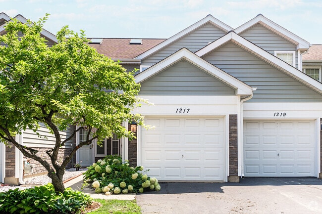 Building Photo - 1217 Cranbrook Dr Rental