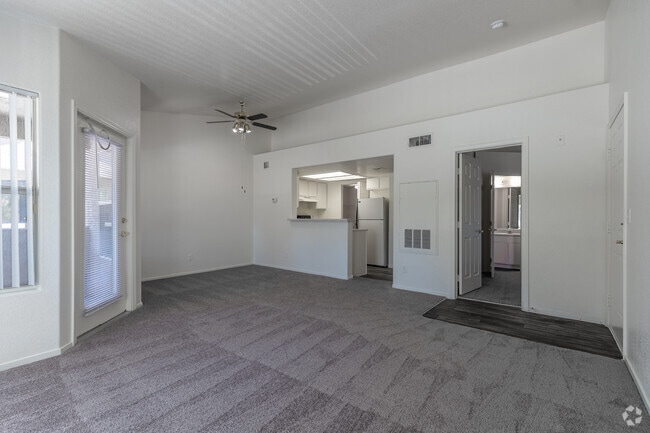 1 BR, 1 BA - 700 SF