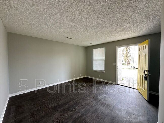 Photo - 308 Prince Ave