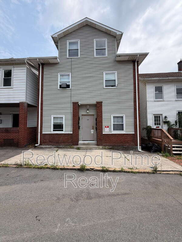 Building Photo - 1307 16th Ave Unit #2
