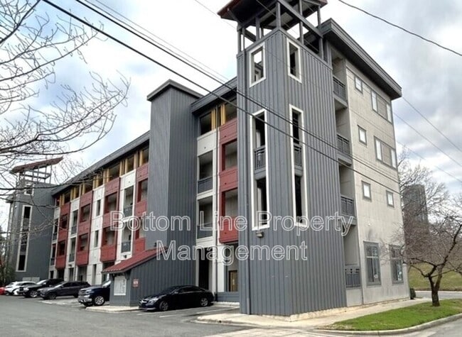 Building Photo - 514 W 10th St Unit 403 Rental