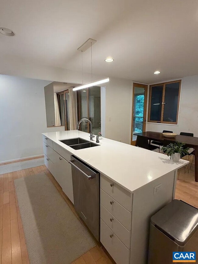 Photo - 137 Baylor Ln