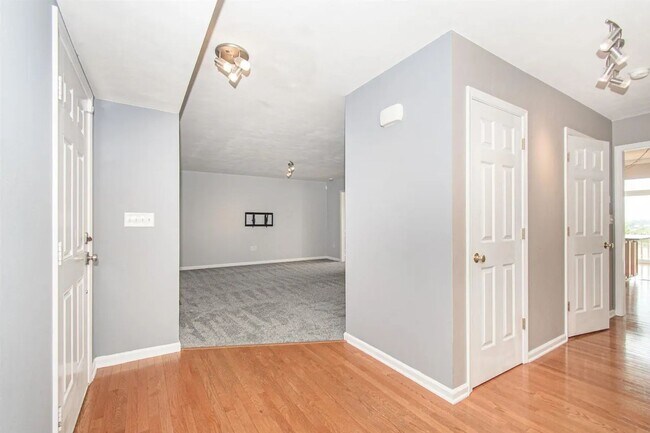 Photo - 1075 New Village Dr NW