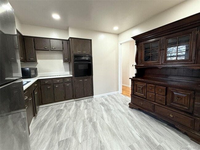 Photo - 16 Highview Dr