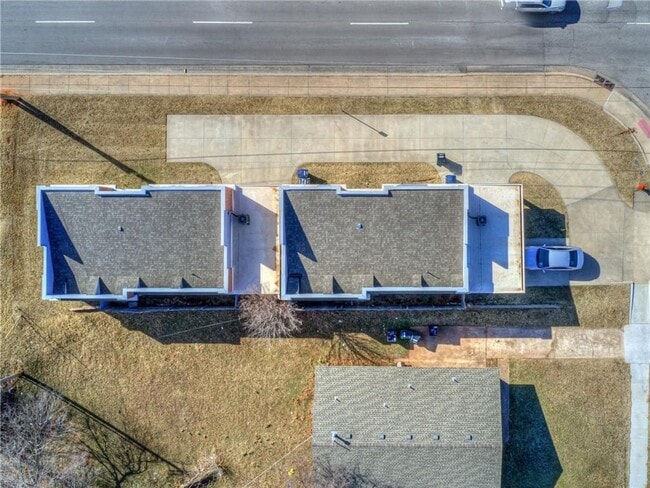 Photo - 1300 NE 10th St