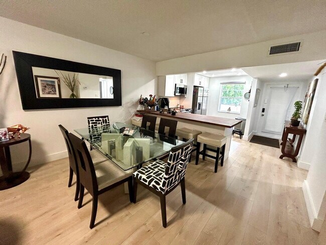 Photo - 1050 Country Club Dr Unit 303