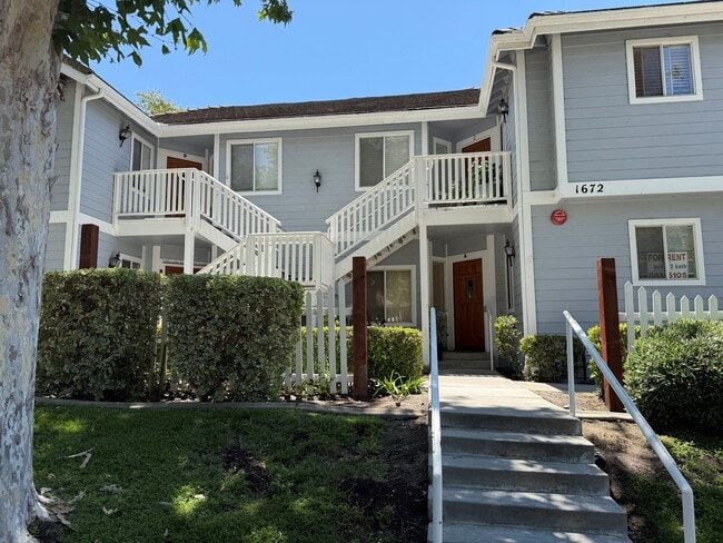 Building Photo - 1672 Eucalyptus Dr Unit A Rental